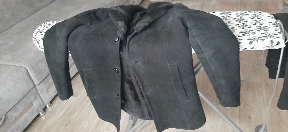 Продаю мужскую дубленку