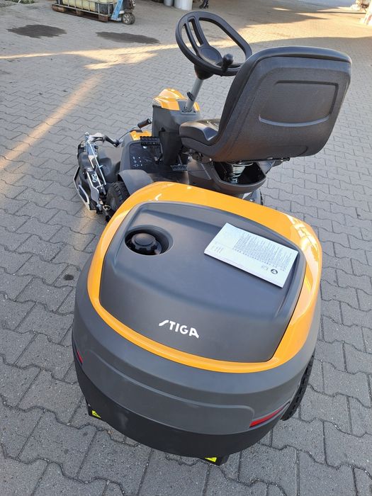 Tractoras de tuns iarba stiga park 500 w