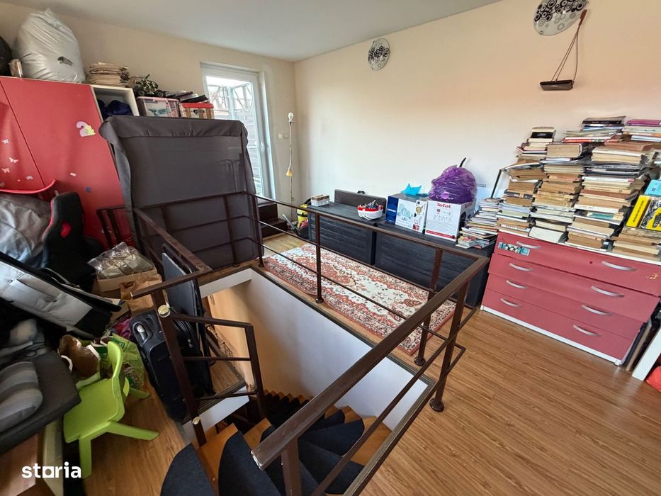 Apartament 3 camere cu scara interioara, zona Centru