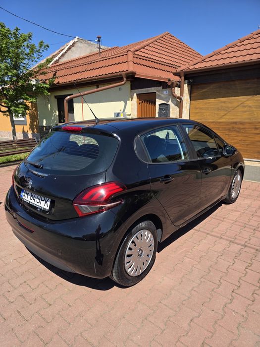 Vând Peugeot 208, 1,6 diesel