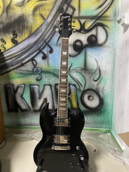 Продам электрогитару срочно