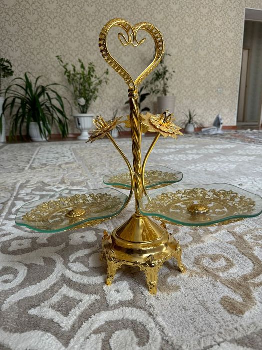 Золотистые орешницы
