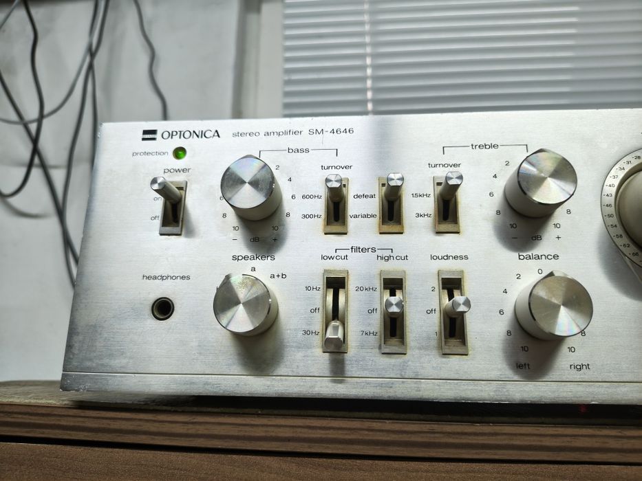 Върховният модел Sharp OPTONICA SM-4646