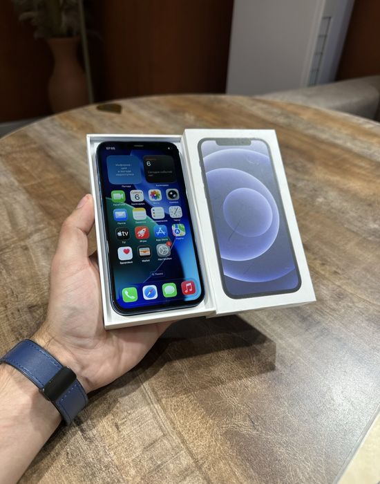 Продам телефон Айфон 12 128Gb