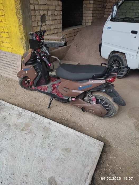 Skuter 2 ta elektroniy vs benzenivey