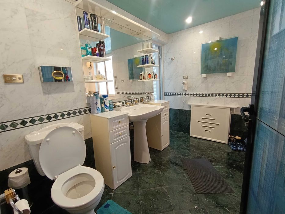 Продава се Тристаен апартамент в Габрово, Център - 130 кв.м за 1154 €/кв.м - Снимка #8