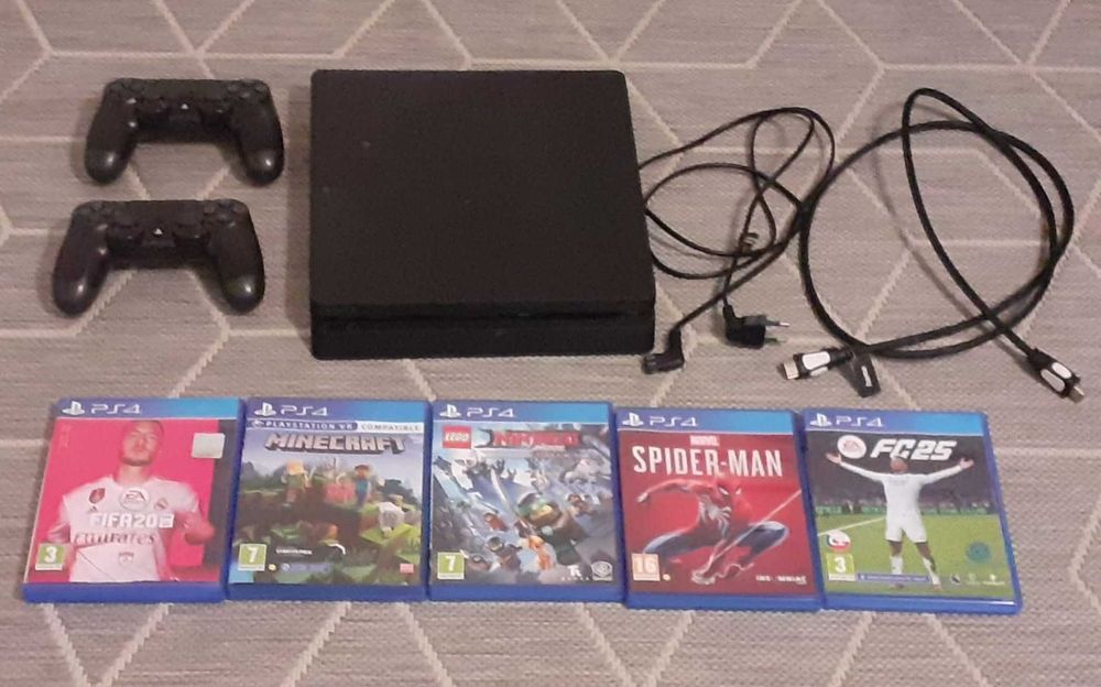 PS4 SLIM + 2 controllere + 5 jocuri
