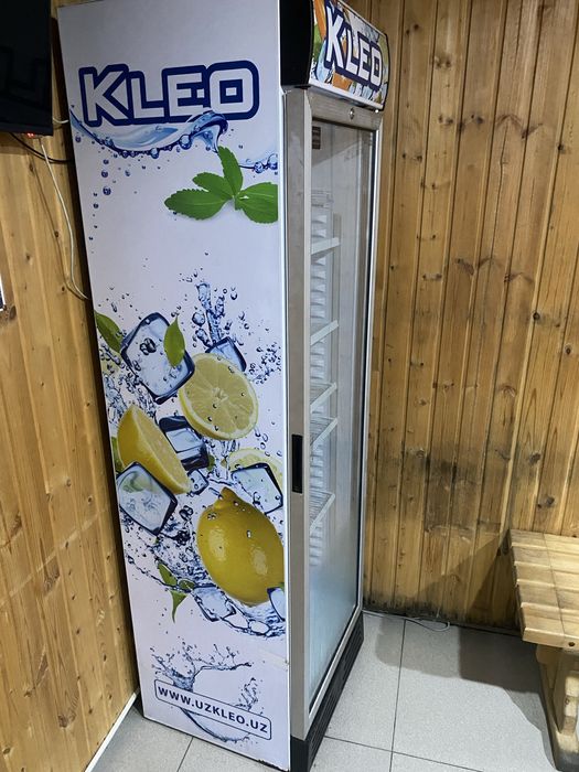 Холодильник Kleo витринный
