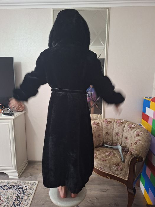 Шуба женская с капюшоном