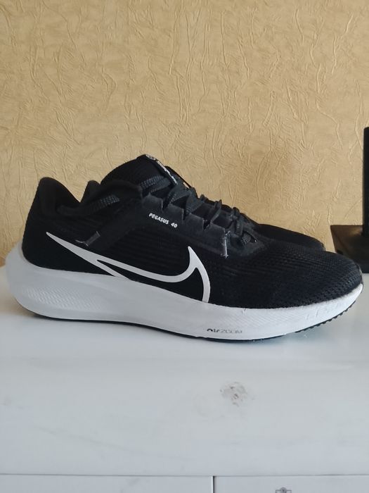 Кроссовки. NIKE.