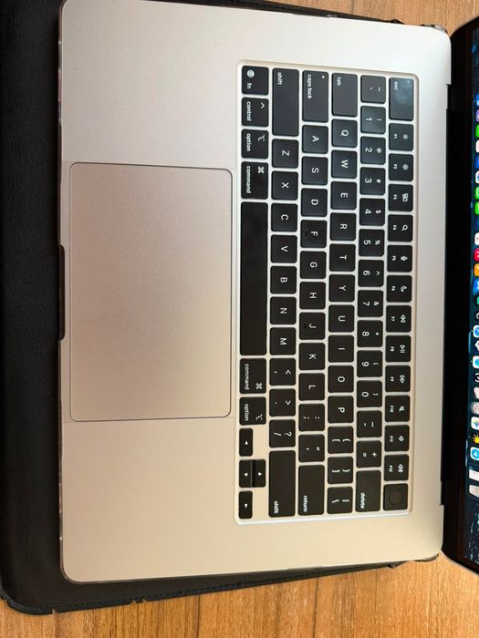 MacBook Air 15.3 M4 2025