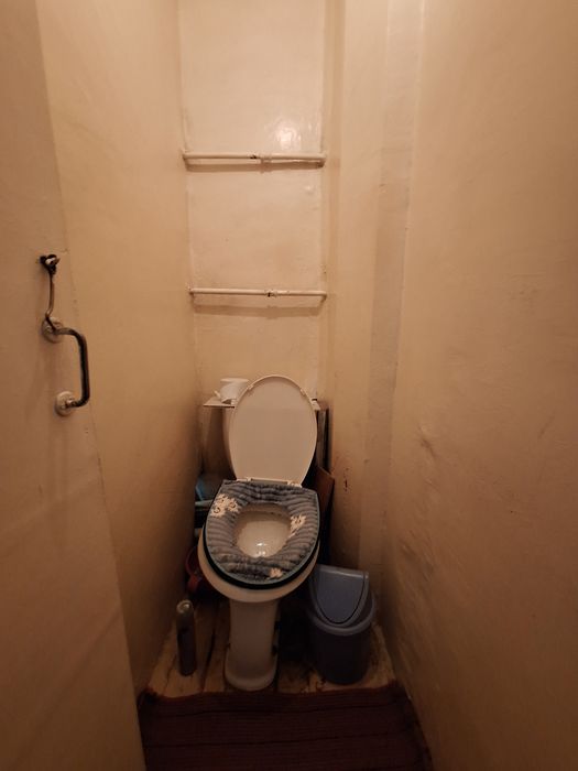 Қора қамиш 1/4 да 4/3/4 квартира сотилади