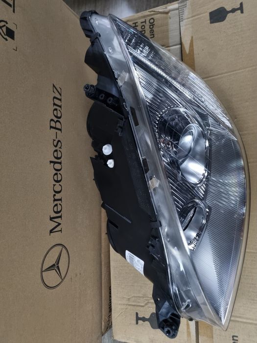 Far nou xenon original Mercedes S-Klass  W221