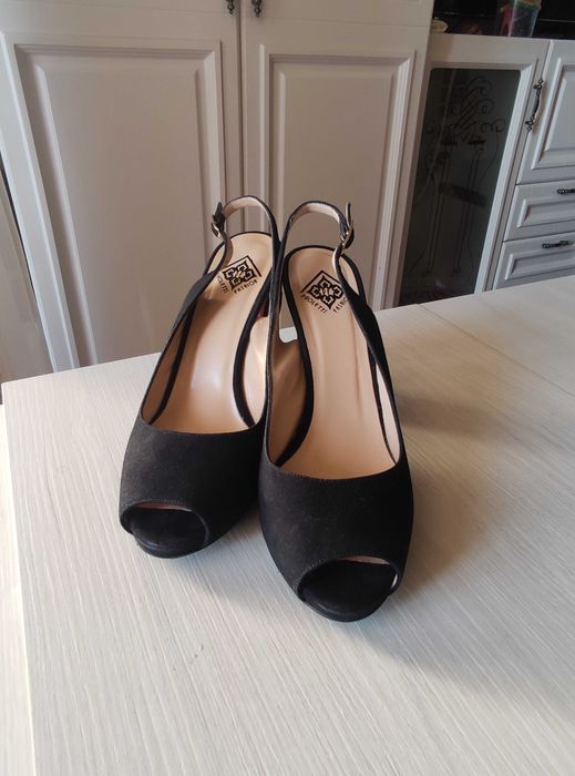 Босоножки вечерние