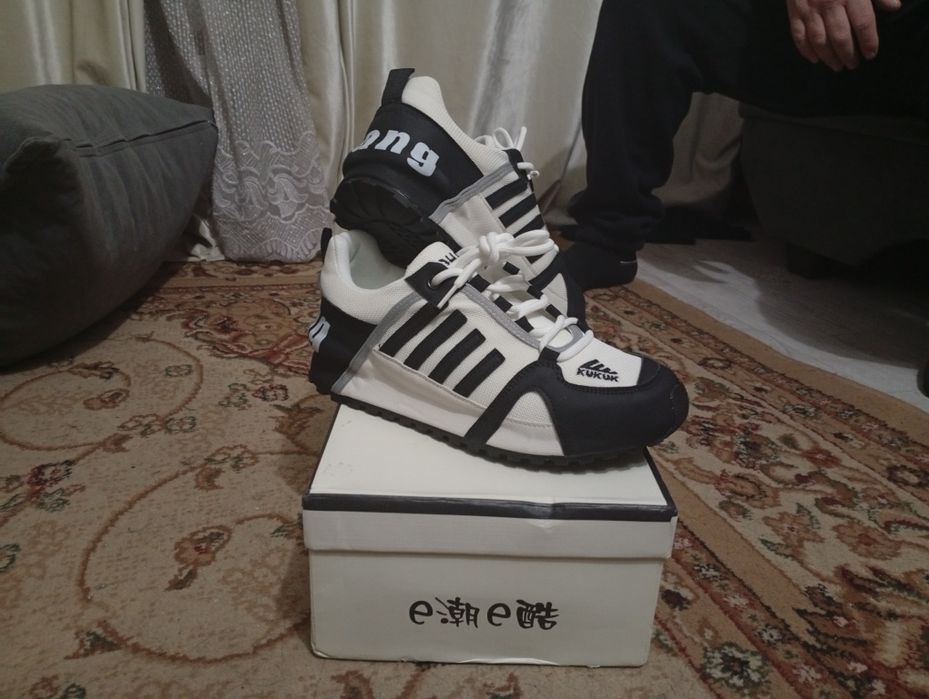 Продам кросовки новые