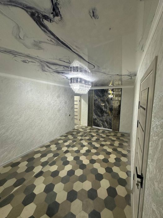 Срочно продаеться 2-ком квартира городе Чирчике районе 4-микрорайоне