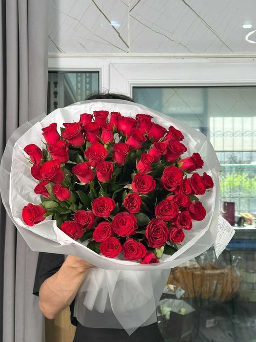 Красные розы 51шт