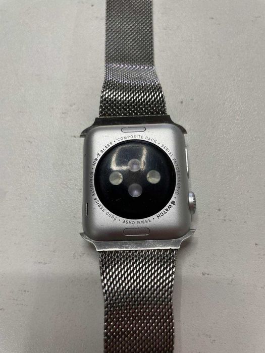 Продавам Apple Watch  38MM *7000 SERIES*