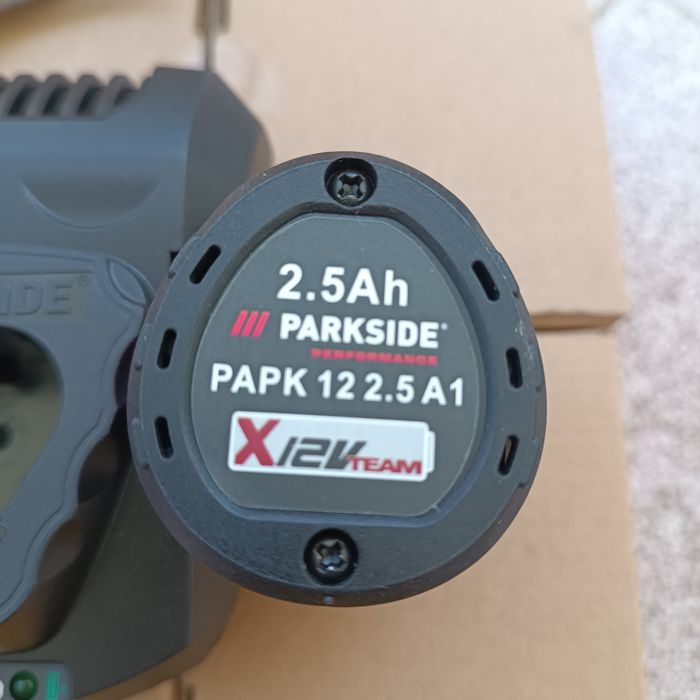 12V/2,5 Ah и 5 Ah - Батерия и зарядно Parkside/Парксайд Performance