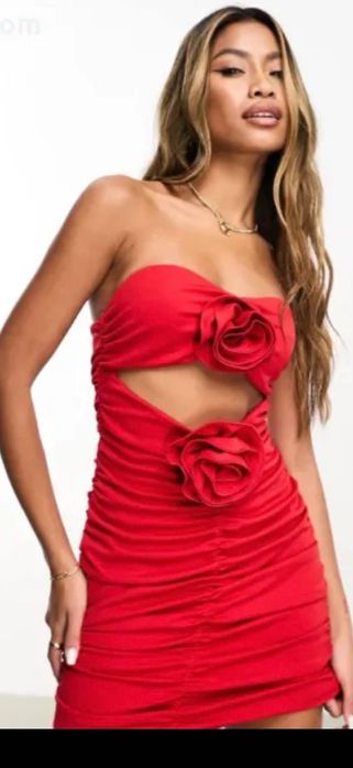 Мини червена рокля