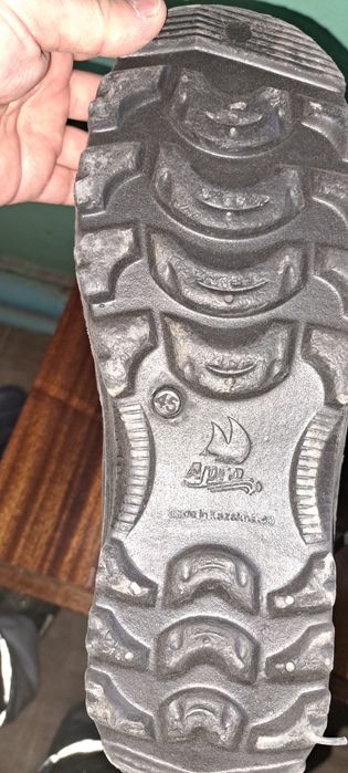 Продам валенки.сапоги.