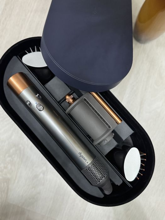 Продам стайлер Dyson