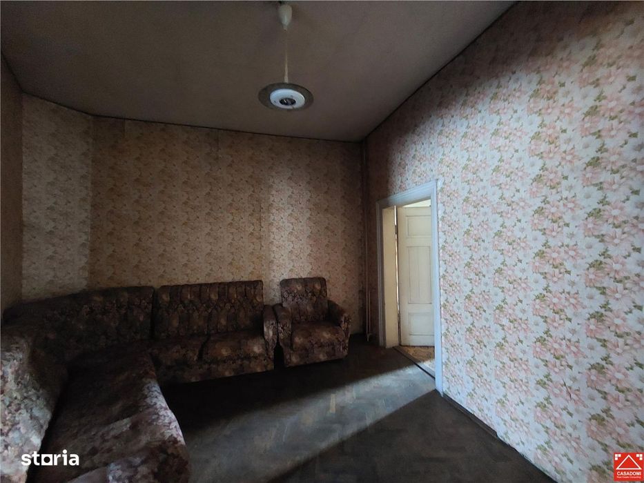 Casa cu spatiu comercial, zona Intim