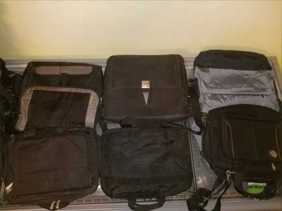 Genti laptop sau documente