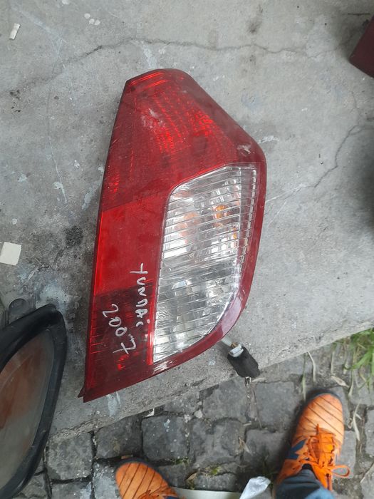 Десен стоп за Hyundai e10 2007 година