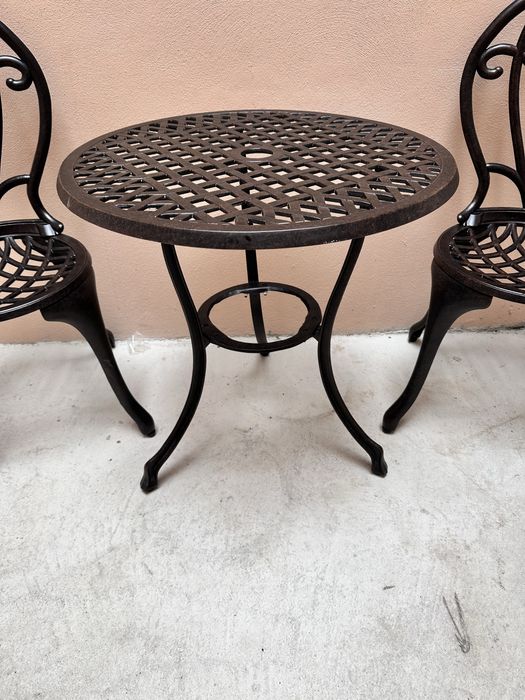 Set masa + 2 scaune fonta aproape noi - 8 seturi