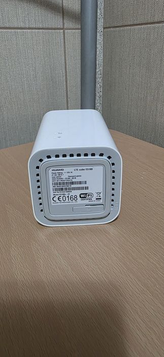 Router wireless 4G Huawei E5180 Cube.