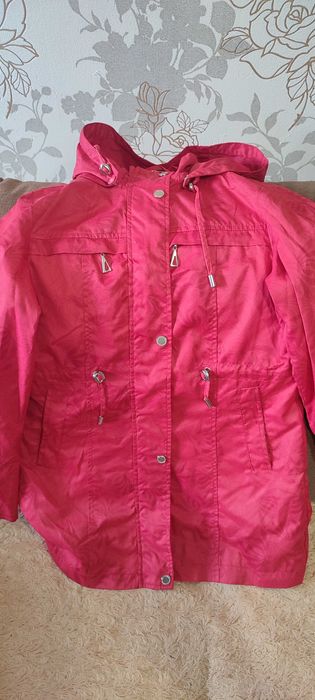 Продам куртку и плащ на девочку