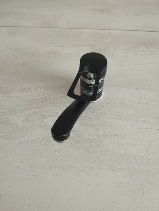 Смеситель для раковины.