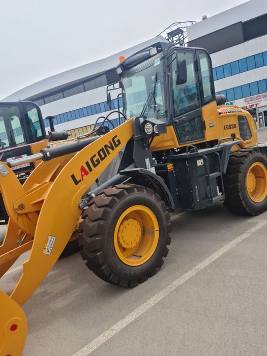 LAGONG tayyor sotuvda bor 1.5 kubli pogruzchik