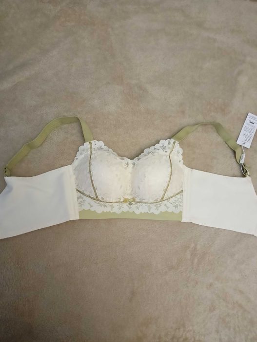 Продам бюстгальтер новый