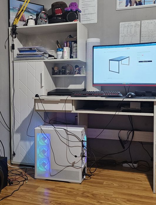 Стол компьютерный