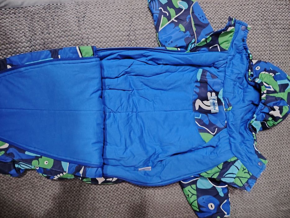 Продам весенний комбинезон