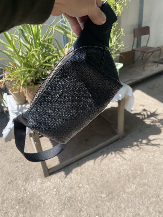 Продаю барсетку калвин кляйн