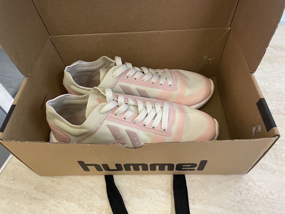 Сникърси Hummel