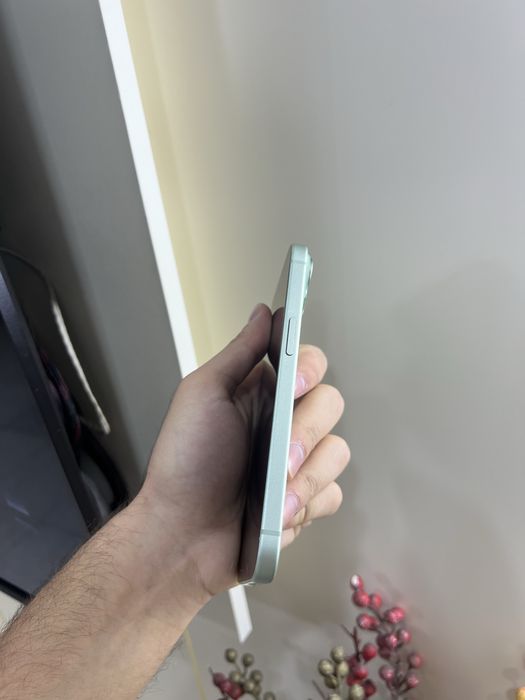 Продам IPhone 15 128GB
