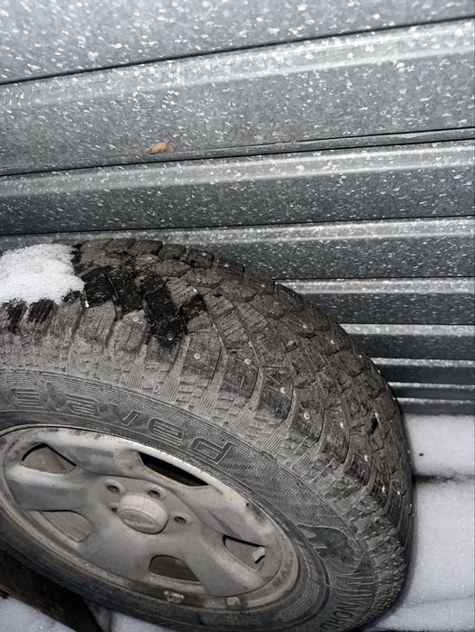 Диски с резиной на субару шипы