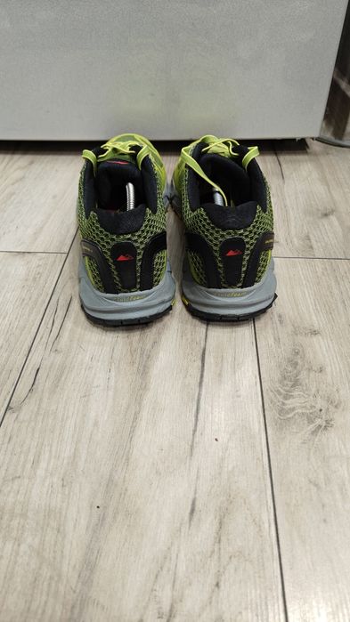 Columbia mărimea 44