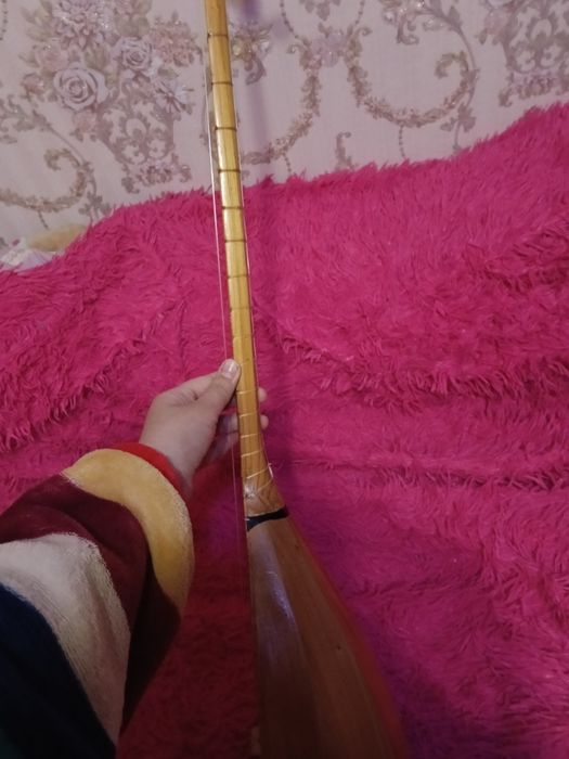 Домбра в хорошем состоянии