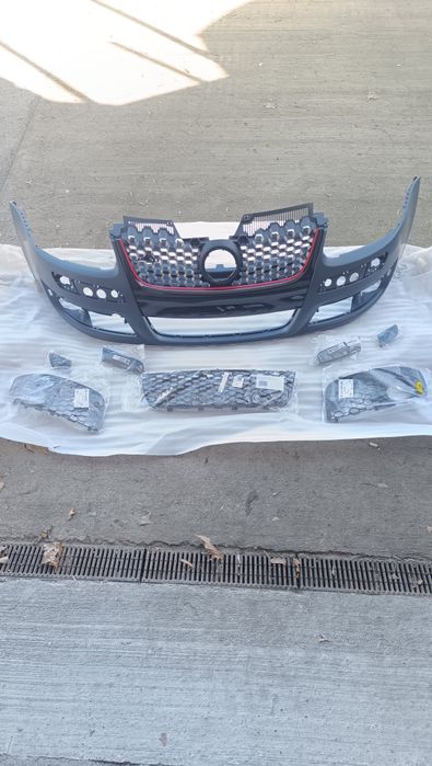 Предна ЧИСТО НОВА GTI броня за голф 5, джета, кади, голф плюс, сеат