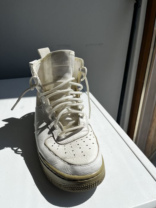 Vand adidasi Nike