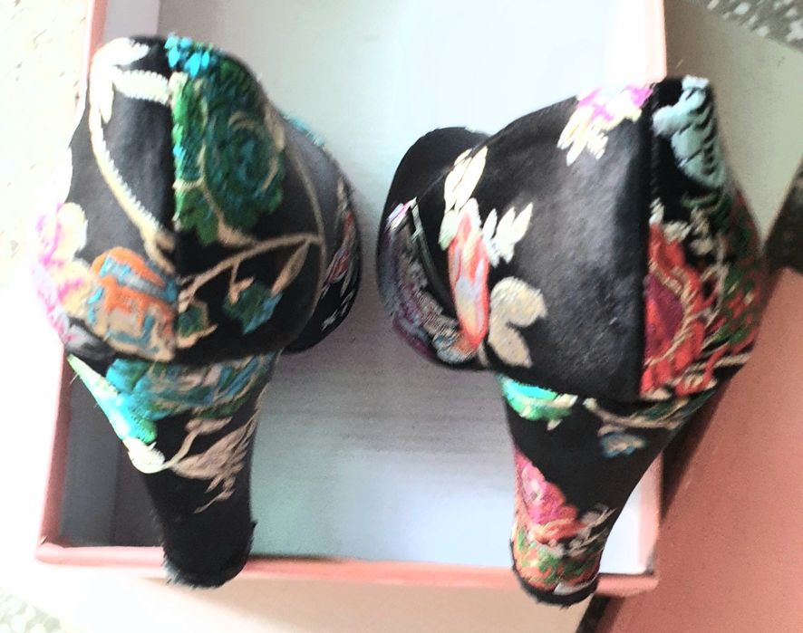Pantofi toc broderie florala 37