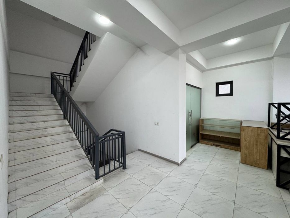 Рядом Малика Рынок Продается 3 Этажные Здания