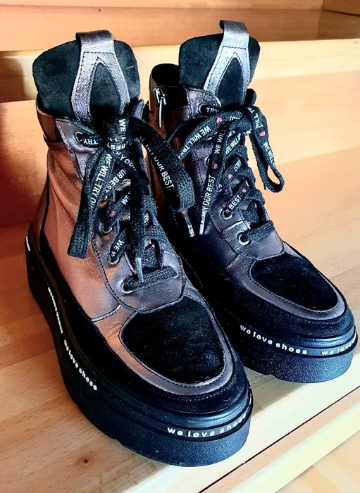 Ghete din  piele
