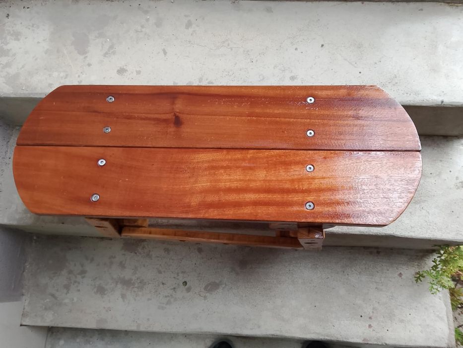 Битово ръчноизработено столче от акация и махагон