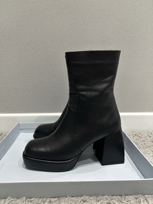 Продам зимние сапоги натуральные